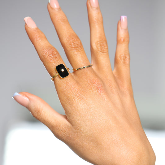 Velia Ring